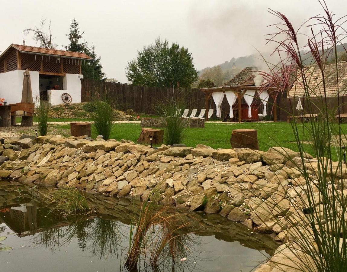Mátrai Pincés Udvar